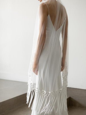 Brudslöja, bohemisk med fransar