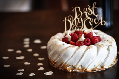 tårtdekoration / cake topper i trä
